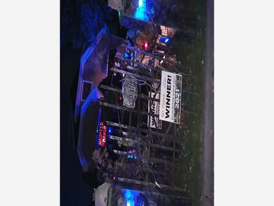 Niles Best Halloween 2021 Decoration Winner - Haunted Manor