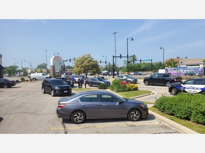 Multi Vehicle Crash in Niles At Milwaukee & Oakton